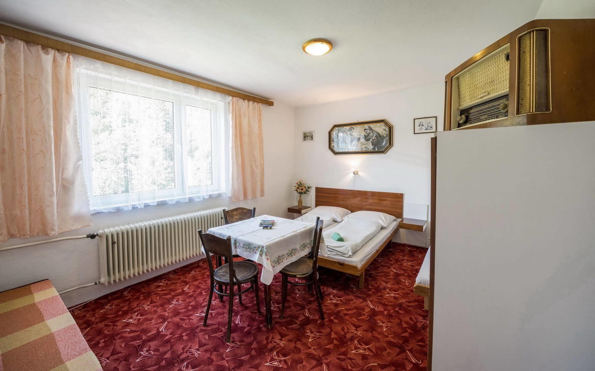 Guesthouse Cyprian Ждьяр Экстерьер фото